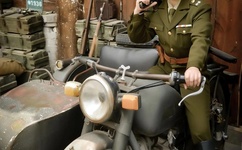 多人运动一个上面一个下面